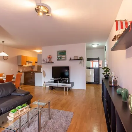 Flexible Selfcheckins 31 - Zagreb - Garage - Loggia - New Apartment Exterior photo