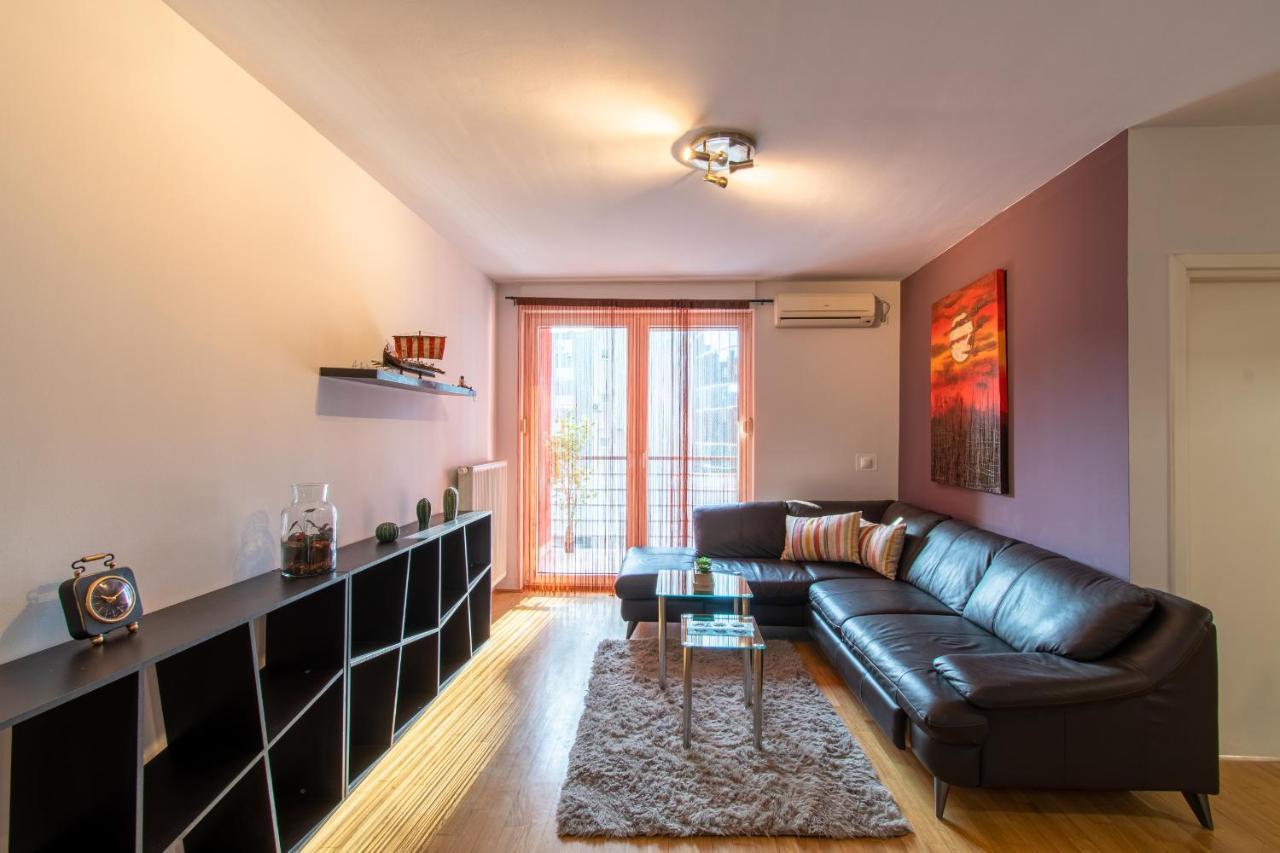 Flexible Selfcheckins 31 - - Garage - Loggia - New Zagreb