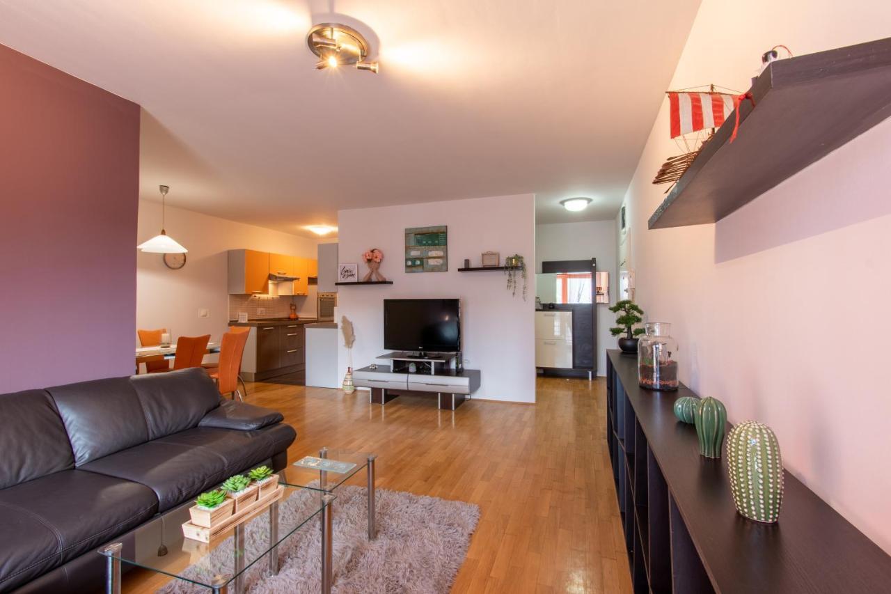 Flexible Selfcheckins 31 - - Garage - Loggia - New *